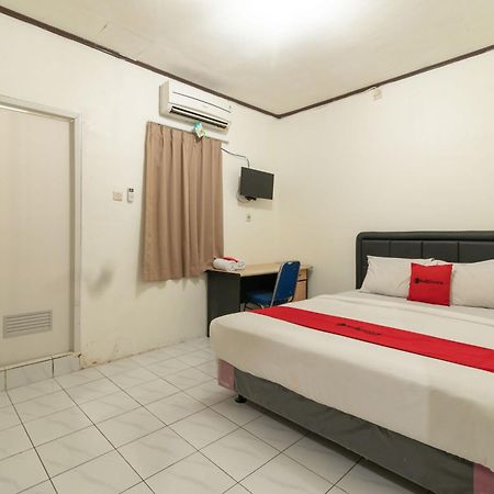 Reddoorz Near Pondok Indah Water Park Jakarta Exterior foto