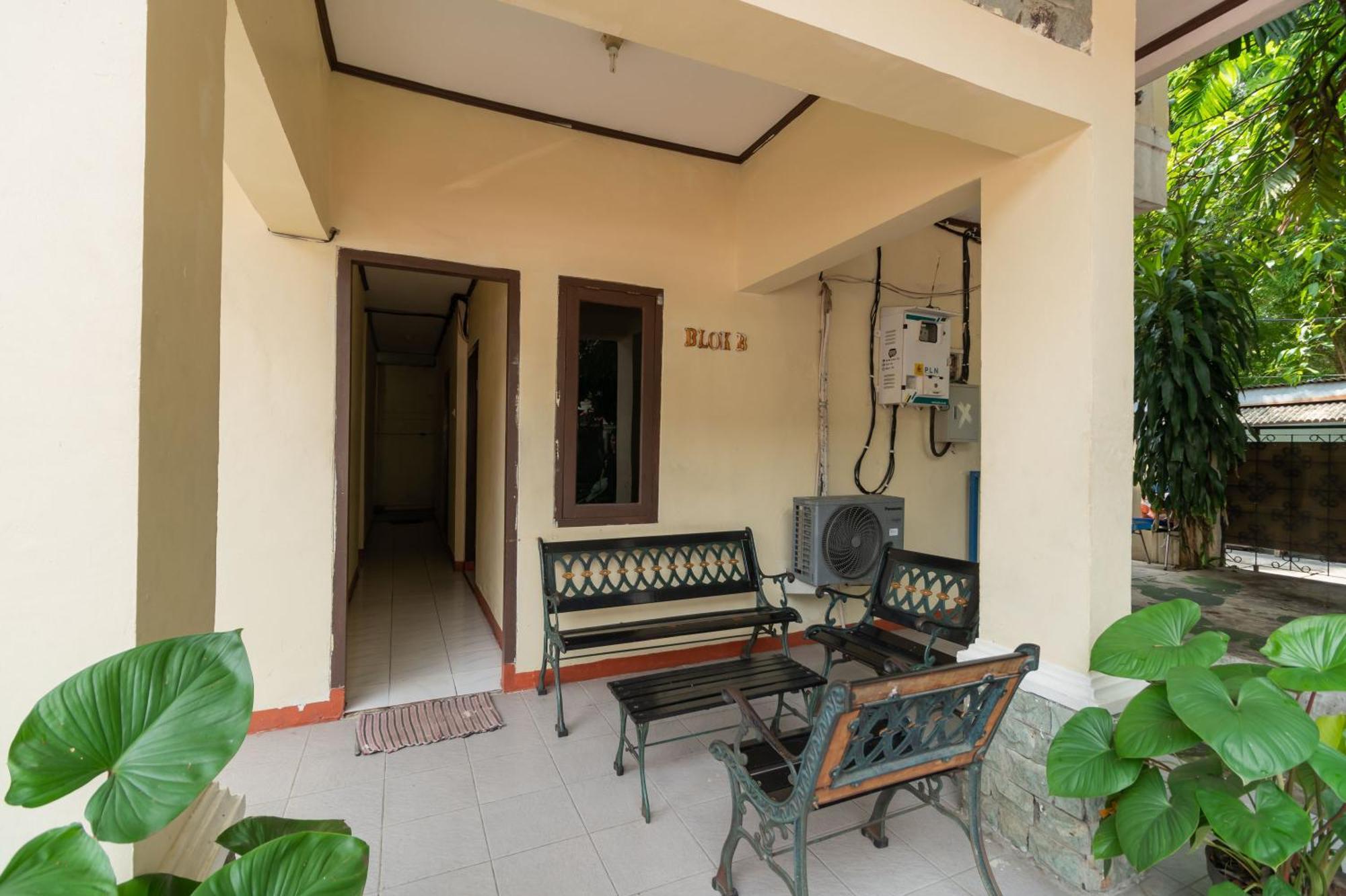 Reddoorz Near Pondok Indah Water Park Jakarta Exterior foto