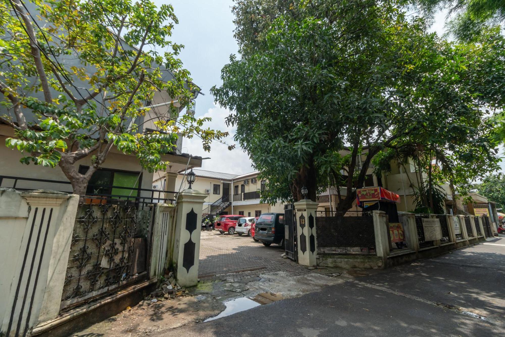 Reddoorz Near Pondok Indah Water Park Jakarta Exterior foto